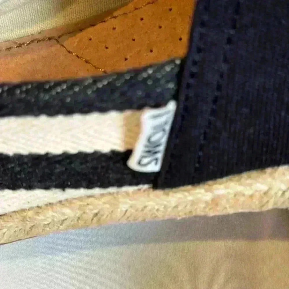 NWOT! - TOMS Womens Stripe University Espadrille Loafer Black Canvas (Size 8) - Picture 3 of 7